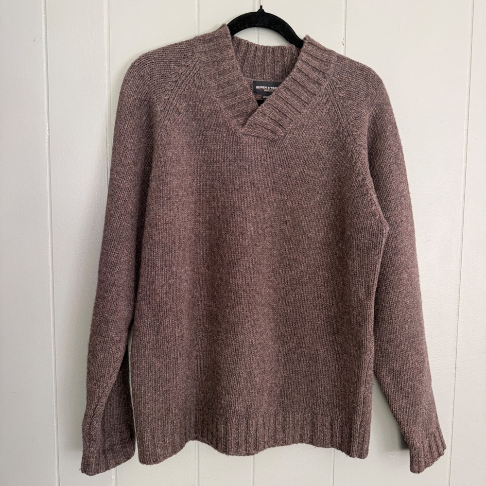 Bowen & Wright Mens M Brown 100% Lambswool V-Neck Sweater Dark Academia Cozy Fit
